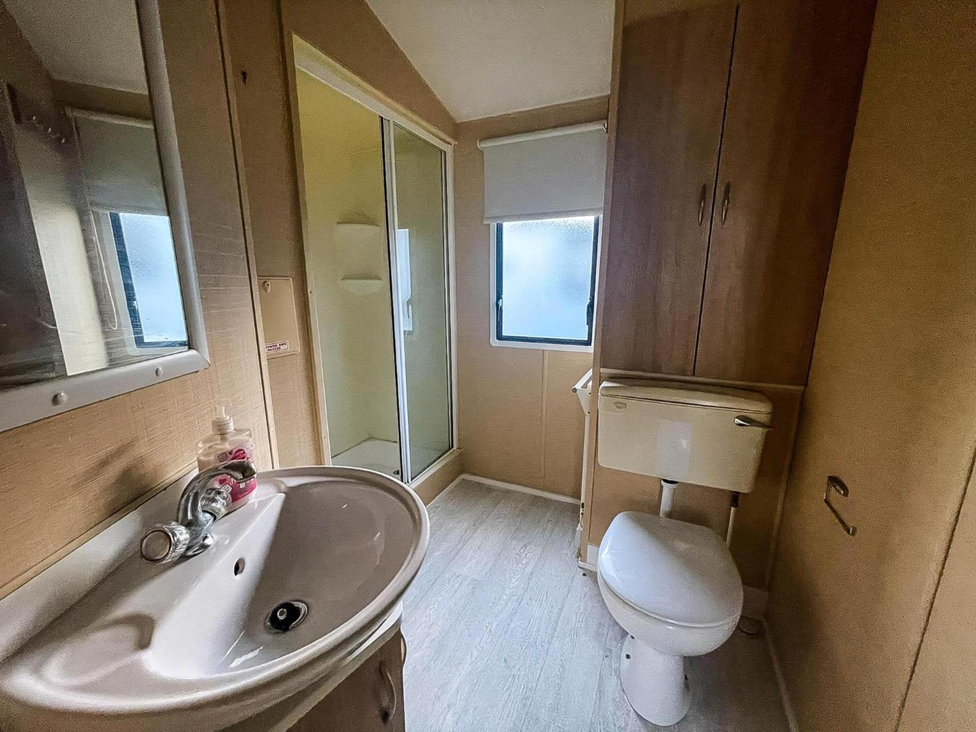 Homely 6 Berth Caravan At Steeple Bay In Essex Ref 36017D Southminster Zewnętrze zdjęcie